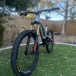 2020 YT Capra Pro Race Size Large