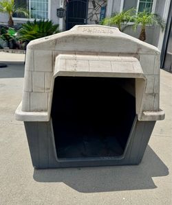 Dog house
