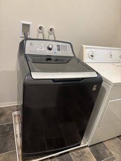 GE Top-Load Washer Machine – Works Great