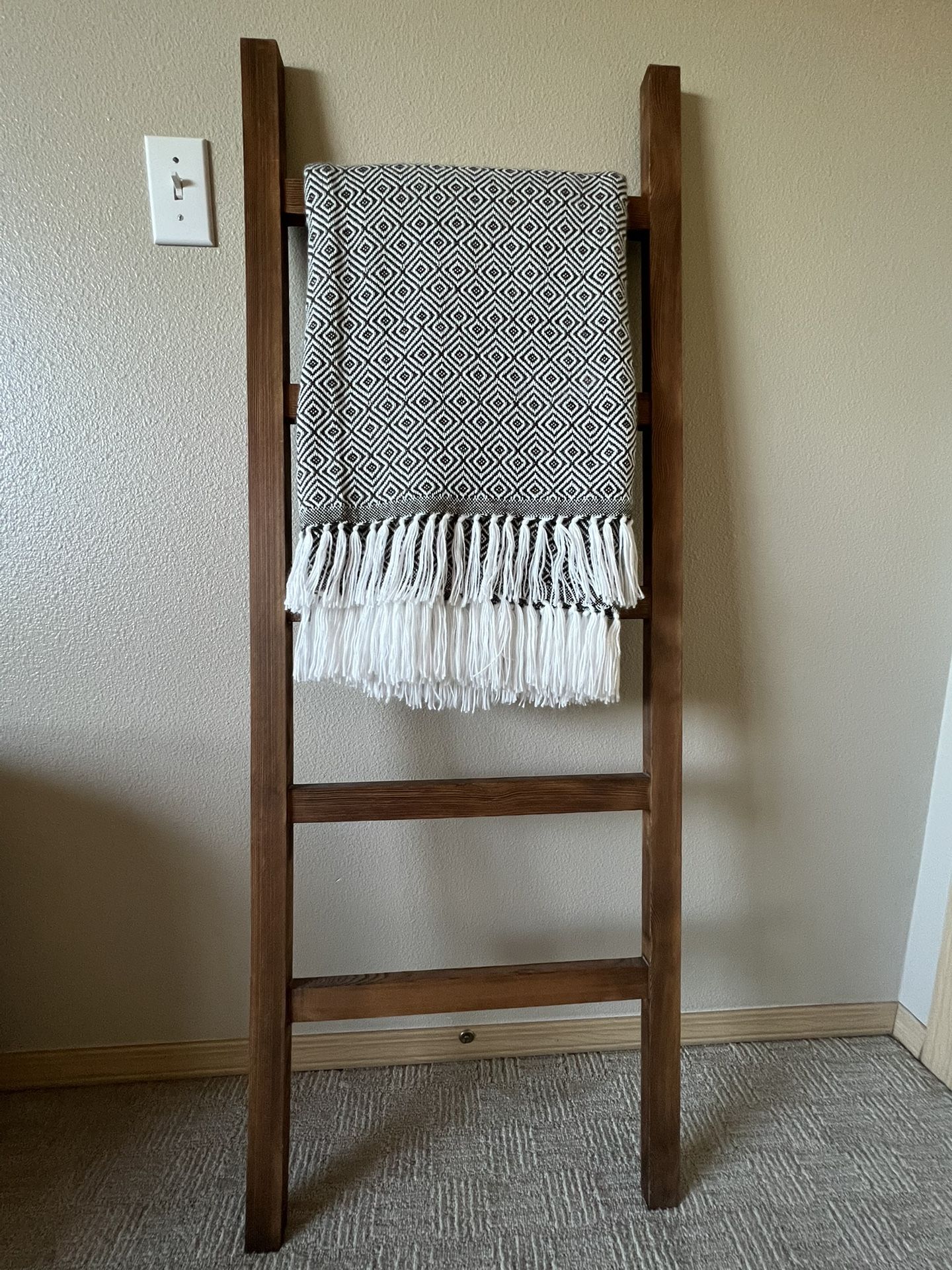 Wood Blanket Rack