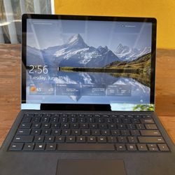 Microsoft Surface Laptop 2 – i7 / 256GB SSD / 8GB RAM