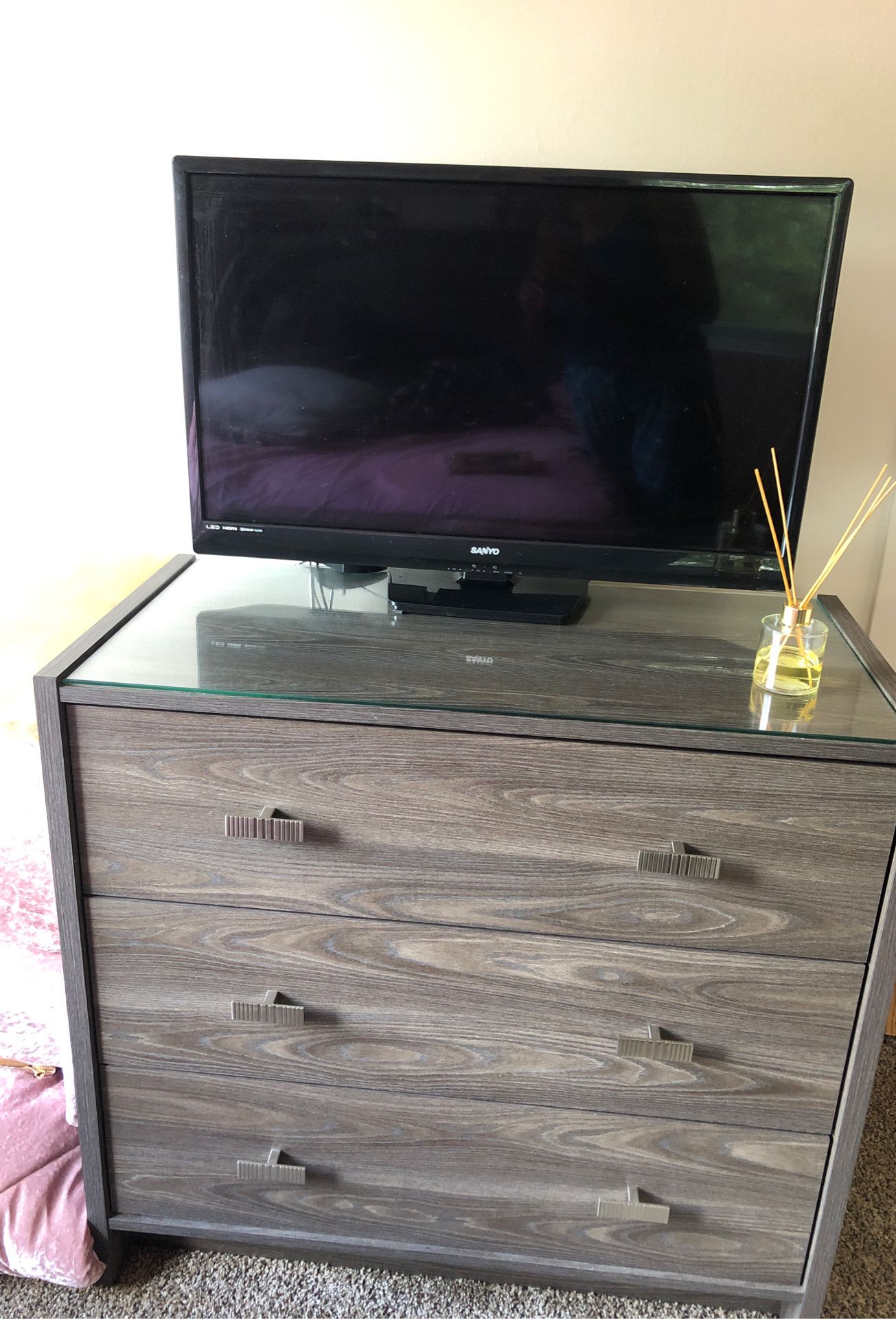 “ 32” TV’S for $60