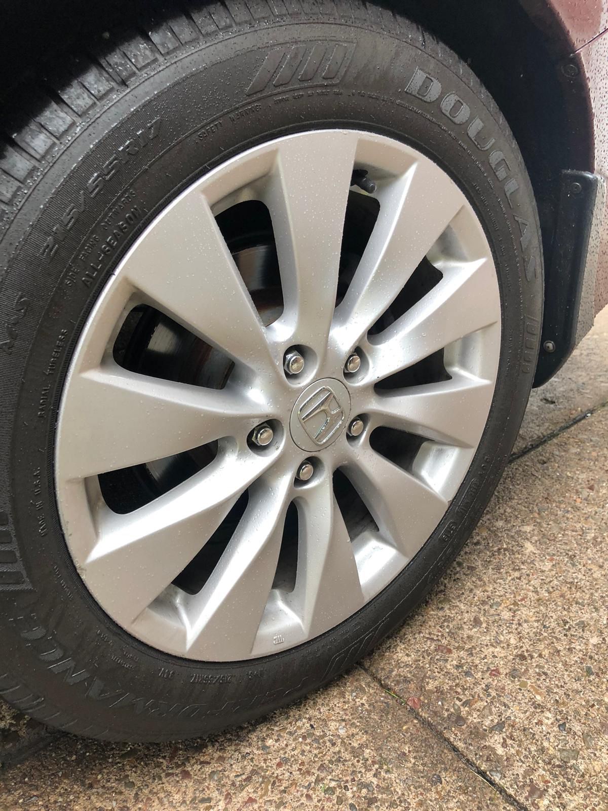 Honda Accord 2013 4 rims with new tires only used 2 months
