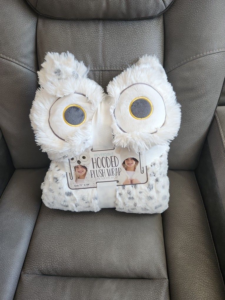 Owl Hooded Plush Wrap