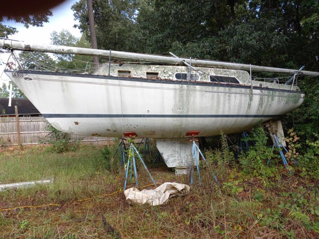 33 Foot Sail Boat Needs TLC Brand New Volvo Moter Ru In A In Great Title Clean30 00 U To Pick Up 3300 I Deliv. New Volvo moter