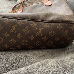 Authentic Louis Vuitton Coussin PM in Cream for Sale in Rancho Santa  Margarita, CA - OfferUp