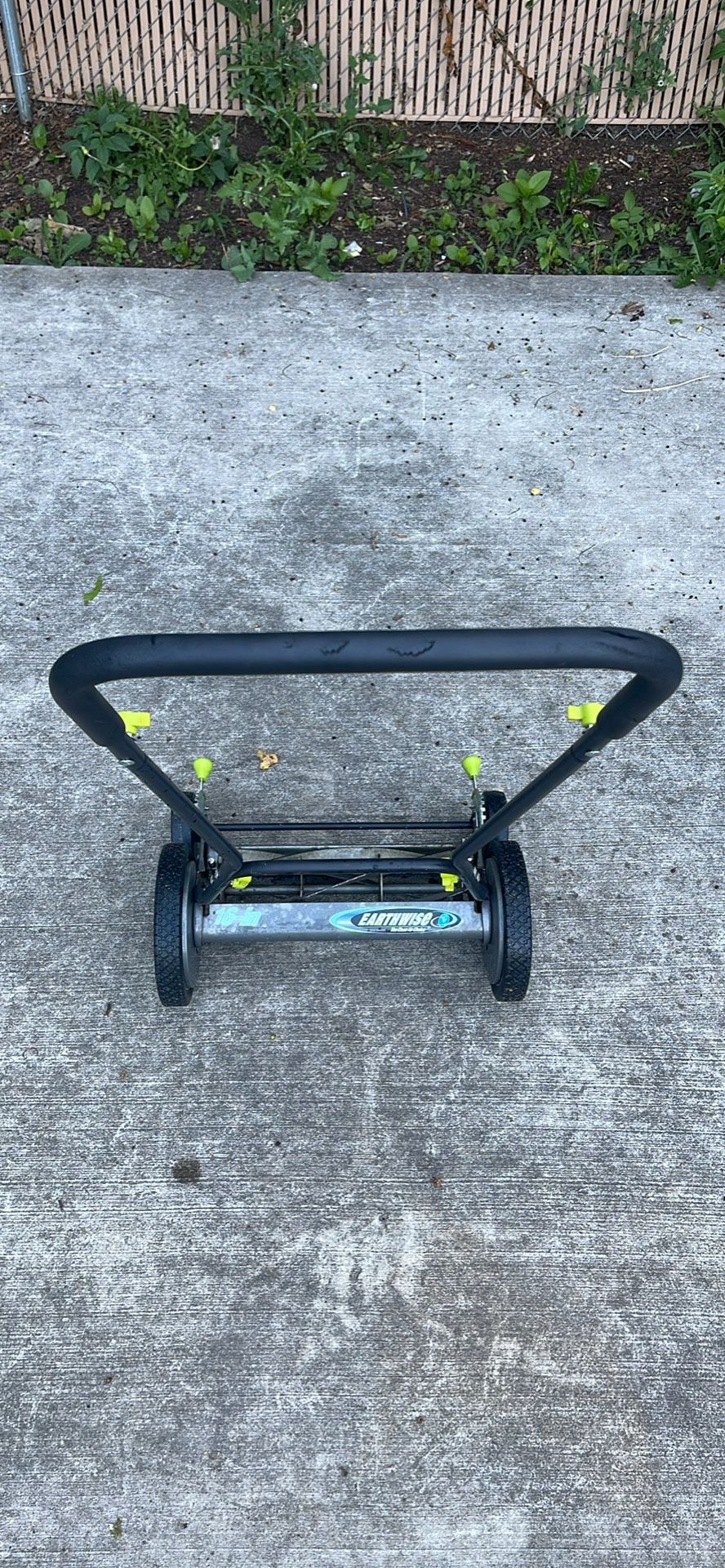 Earthwise Lawn Trimmer