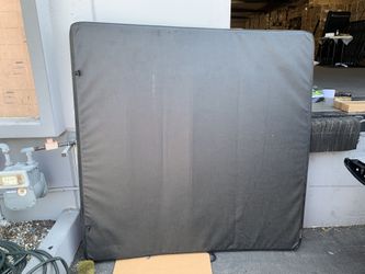 TRIFOLD TONNEAU COVER
