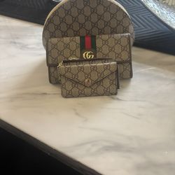 Gucci Wallet/ Gucci Card Holder/Gucci Pouch
