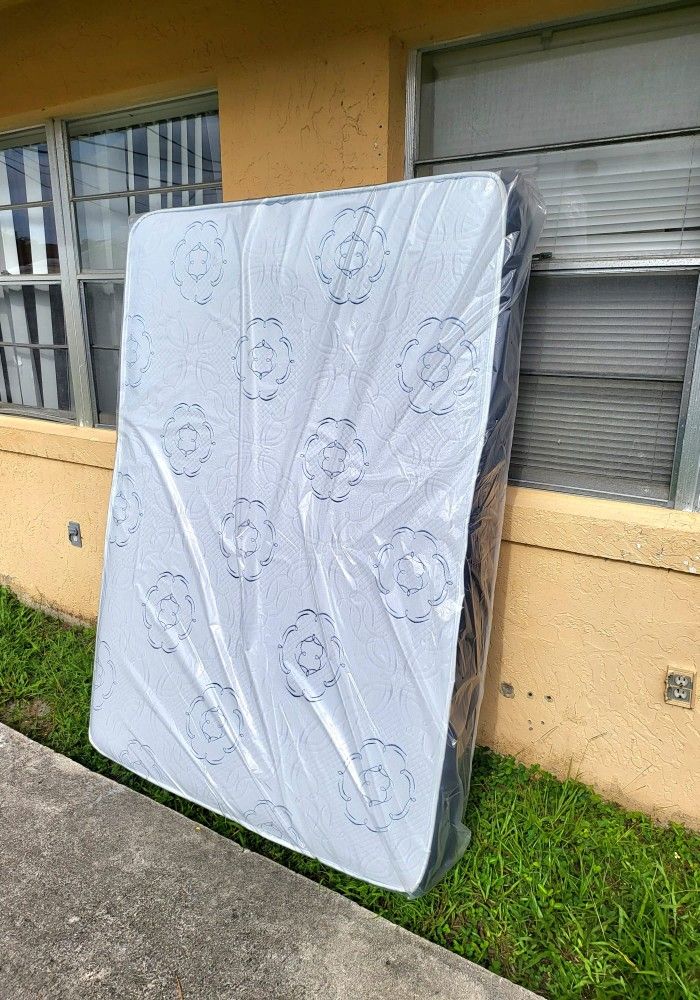 NEW QUEEN MATTRESS AND BOX SPRING -- Also Available In All Sizes.
