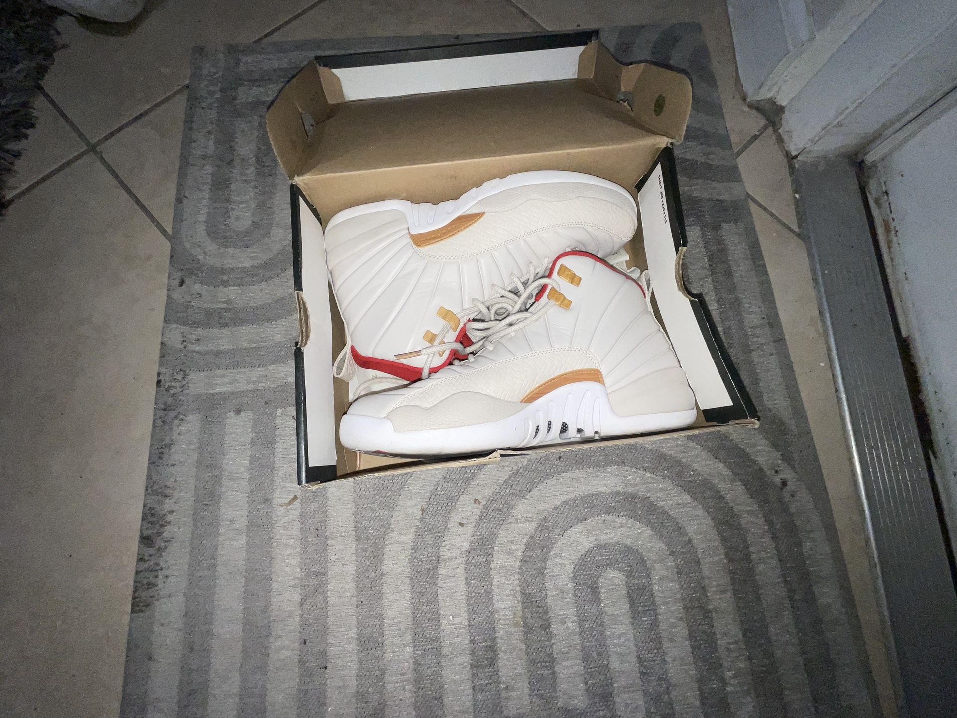 Jordan 12 Retro - Chinese New Year Light Orewood Brown - 8.5 Size
