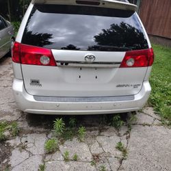 2006 Toyota Siena. ...Color Blanca 