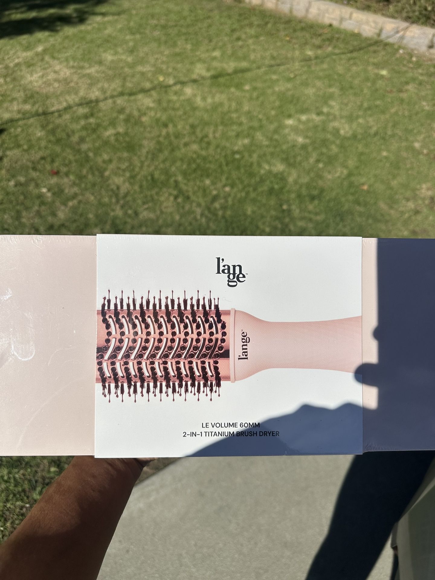 L'ANGE HAIR Le Volume 2-in-1 Titanium Blow Dryer Brush