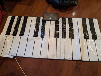 Floor piano mat