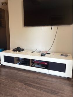 Tv stand
