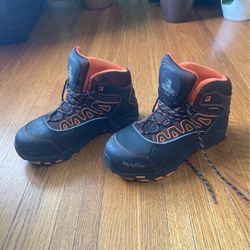 Size 9 RefrigiWear Work Shoes 