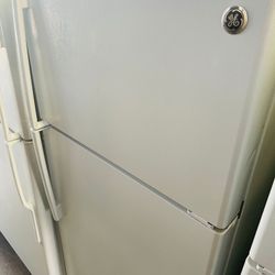 Ge top freezer refrigerator 