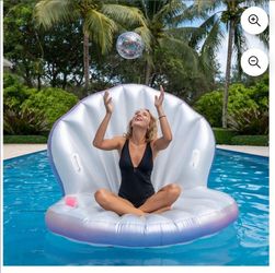 GIANT OYSTER POOL FLOAT