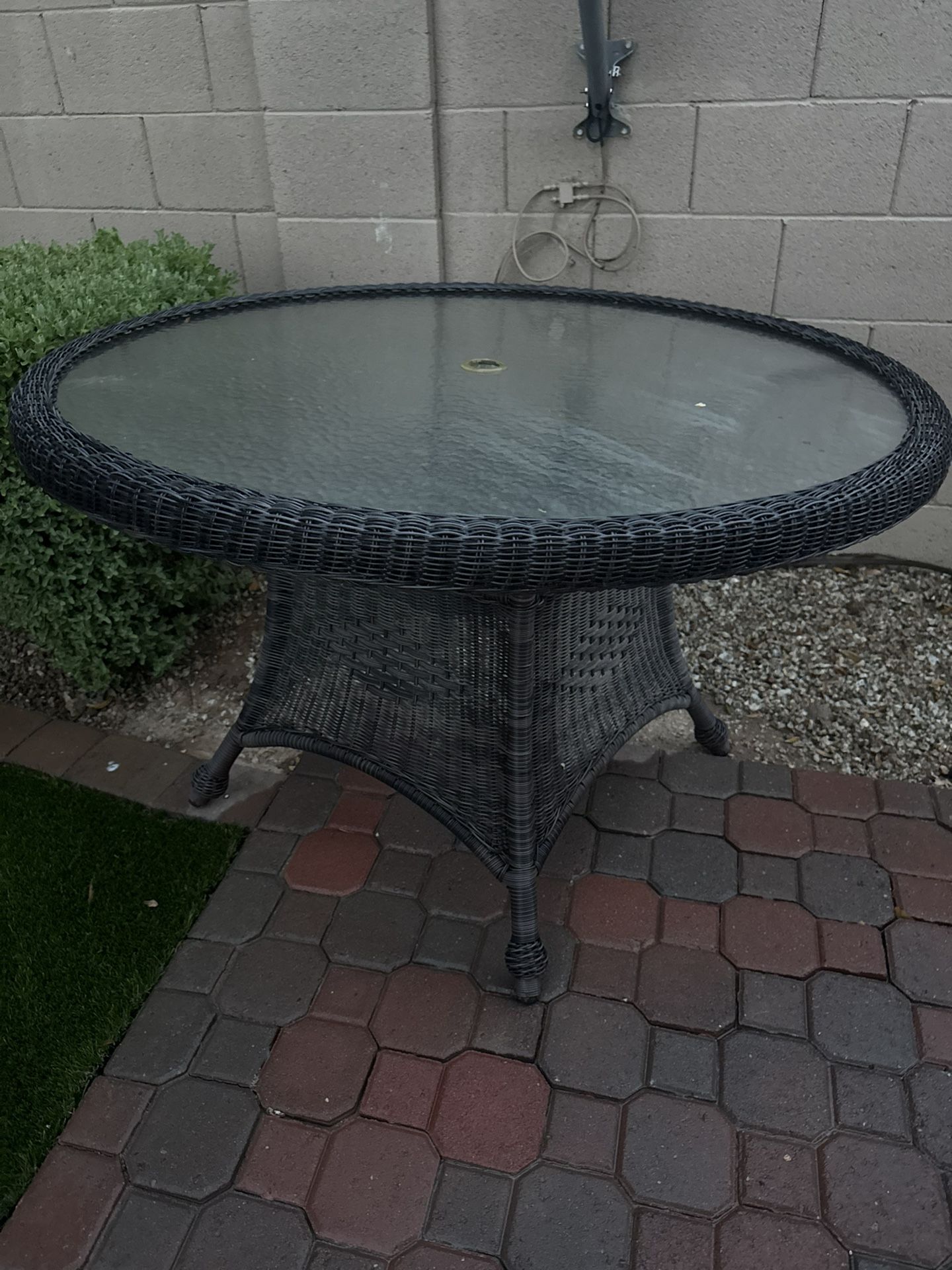 Patio Table - Round 60 Inches