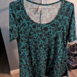Lularoe Perfect T's Small