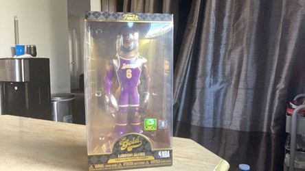 12 inch rare chase LeBron premium vinyl figure