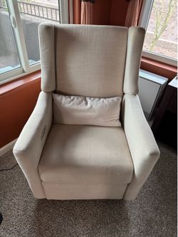 Reclining Plug In Mothers Chair