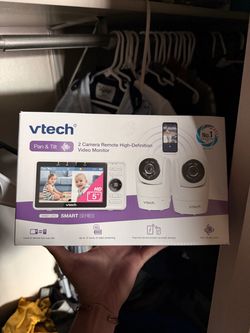 VTech VM901-2HD Smart Series baby monitor with 2 cameras