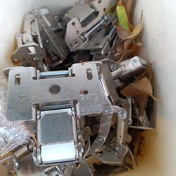 Cabinet Hinges