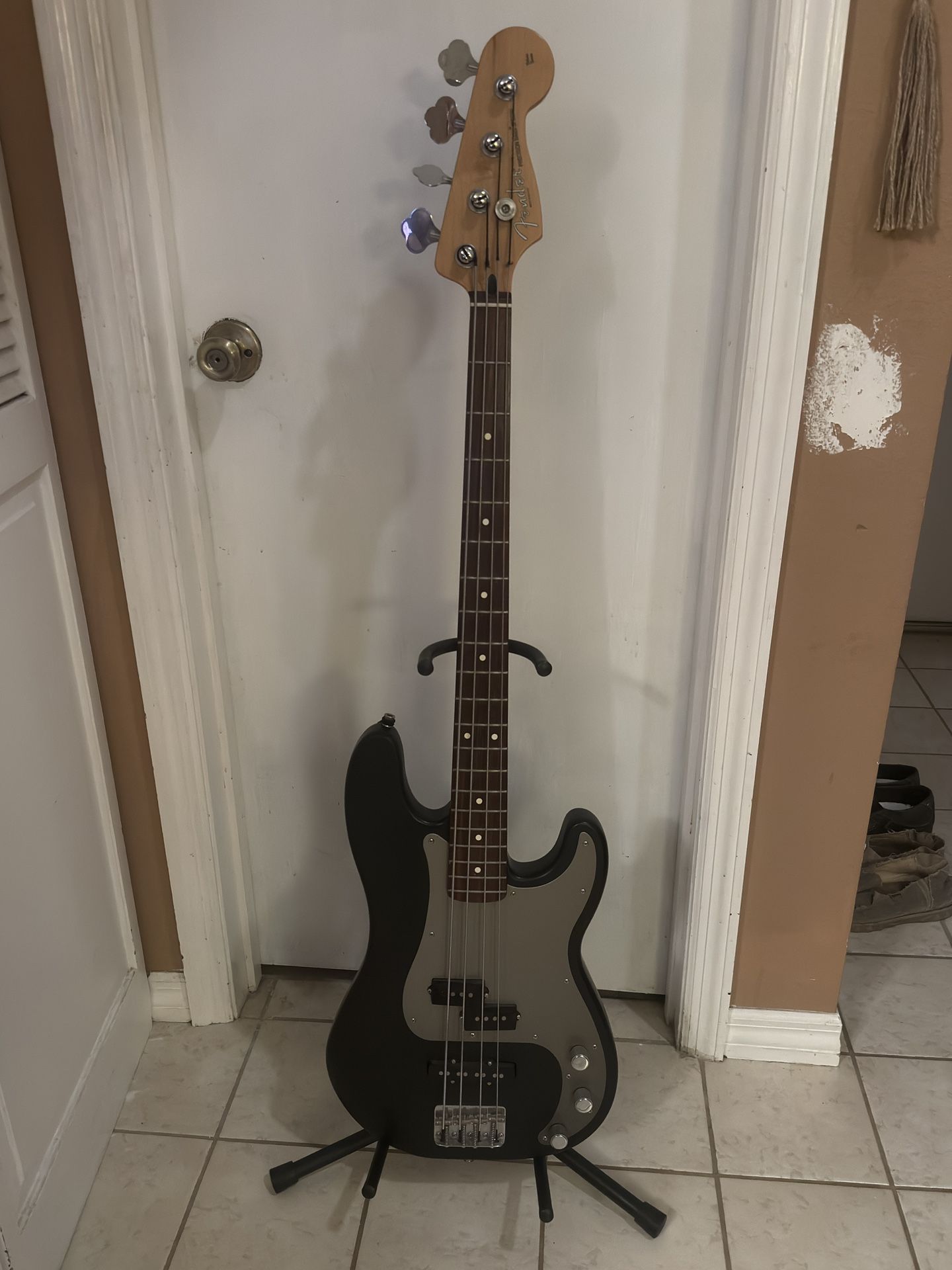 Fender P Bass