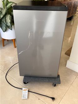Mini refrigerator