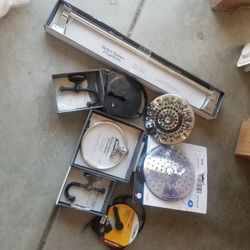 Bathroom Stuff(firm On Price)(no Lower Price)(25 For All 