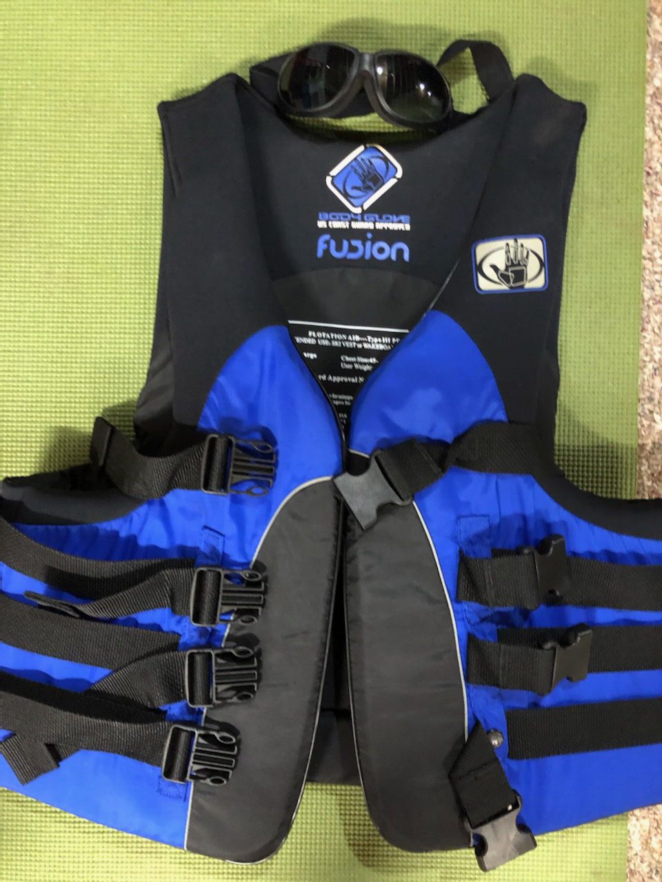 Fusion floatation aid XL with goggles