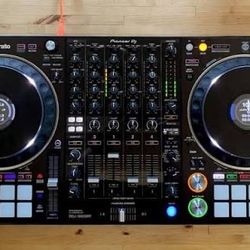 DDJ 1000 Mixing Board