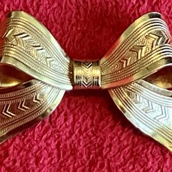 Vintage FORSTNER STERLING SILVER GOLD TONE BOW RIBBON 8.9g BROOCH PIN‼️ Good Condition ‼️ Price Is FIRM ‼️ See HUGE Collection Of VINTAGE RARE Items