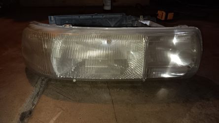Passenger Side Front Light For 2000 Silverado Single Headlight