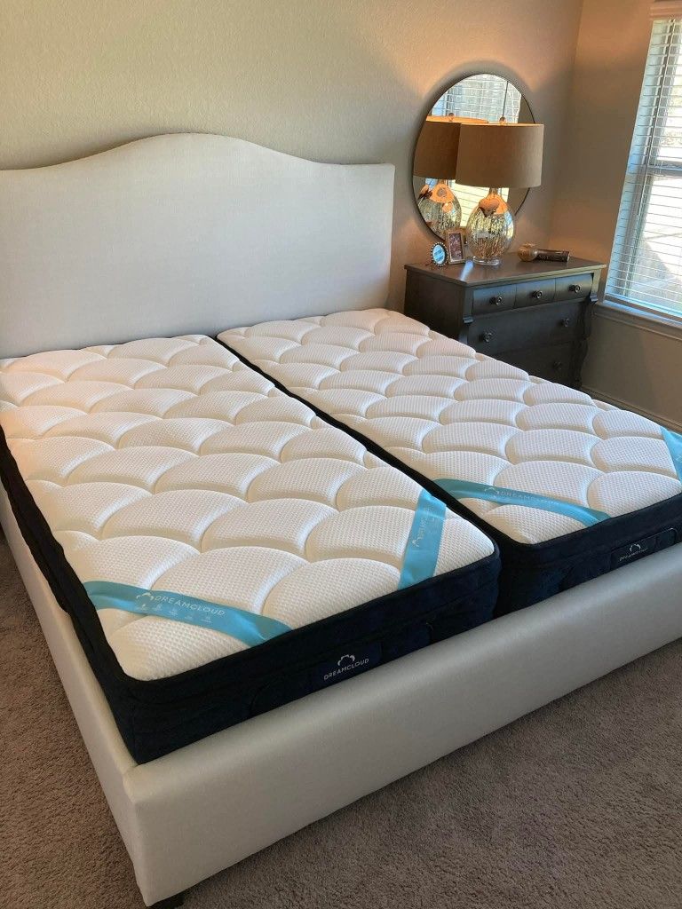 Split-King Dreamcloud Premier Memory Foam Mattress - Like New