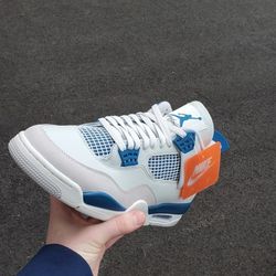 Jordan 4 Military Blue Size 10M DS