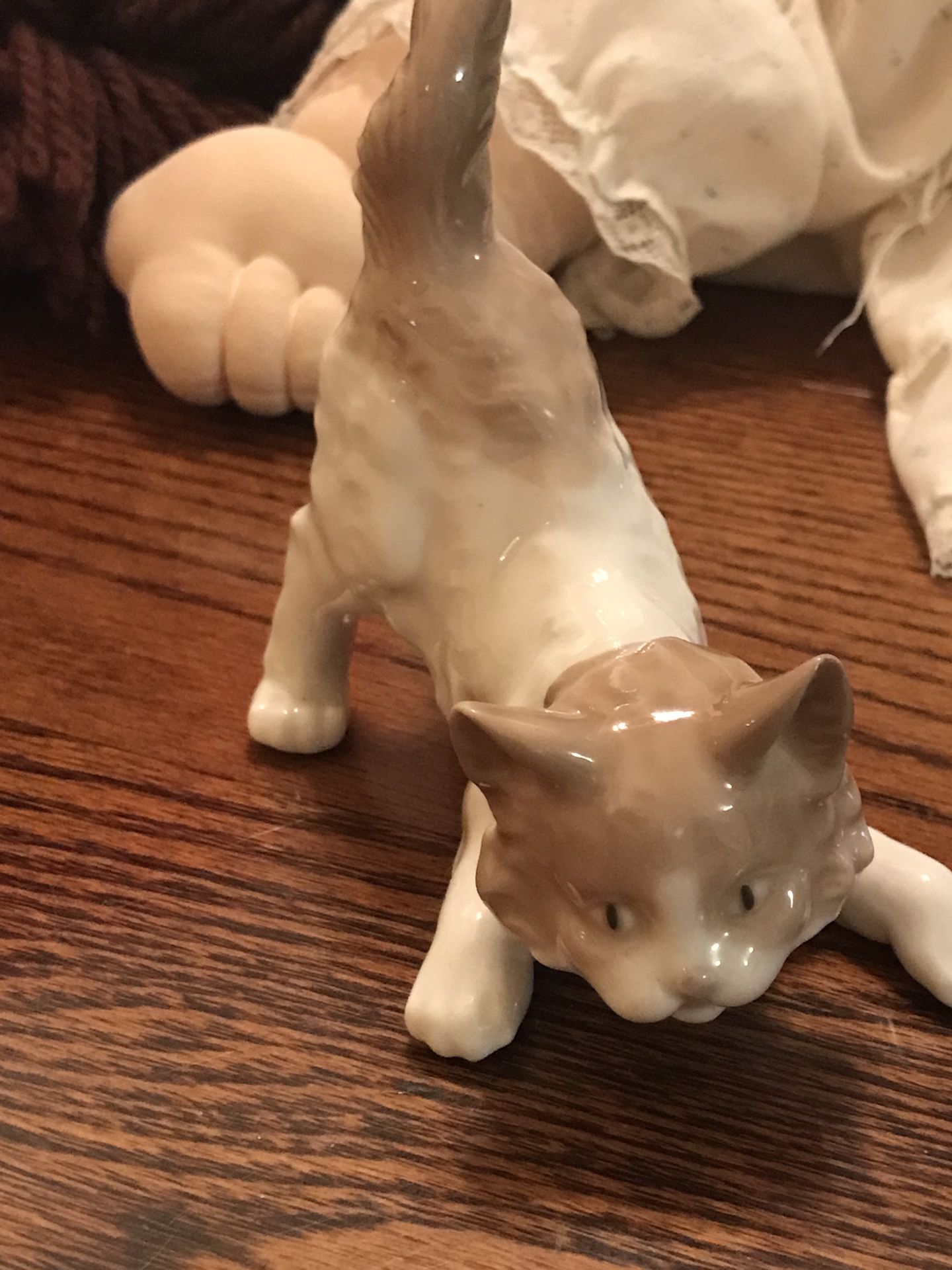 Lladro Spain Playful Cat Mint Retired Figurine