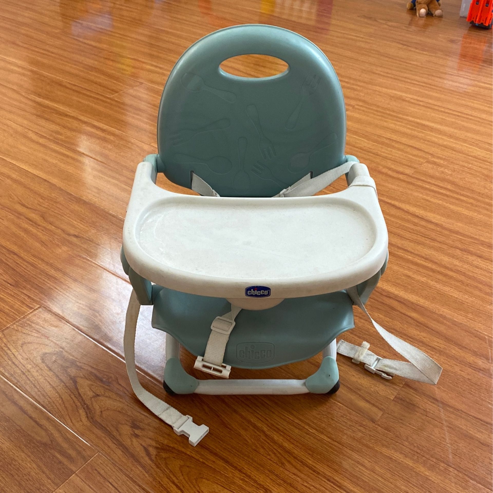 Portable Fold Up Infant/toddler Travel Chair 