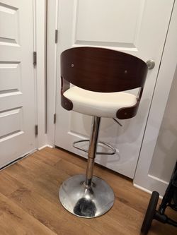 3 Bar stools