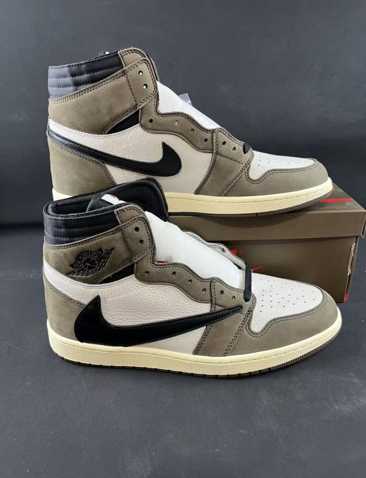 Travis Scott x Air Jordan 1 “Mocha”
