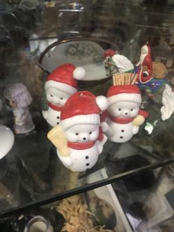 Vintage salt n pepper shakers