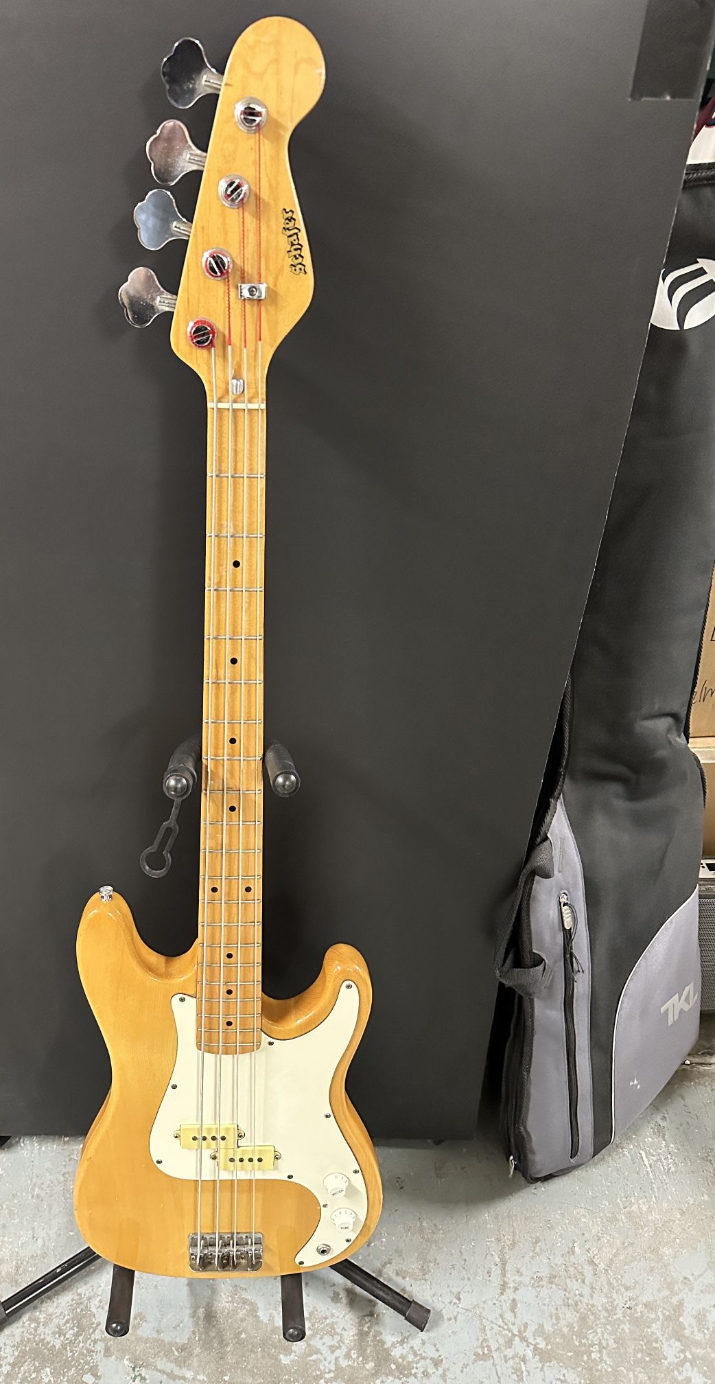 Schafer Bass With TKL bag