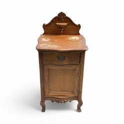 Vintage Quarter Sawn Tiger Oak Serpentine Front Victorian Style Nightstand