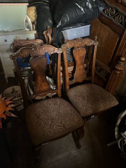 Brown Dinner table chairs