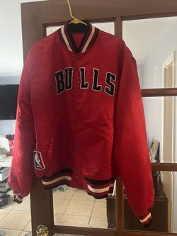 Red Vintage Bulls Starter Jacket XL