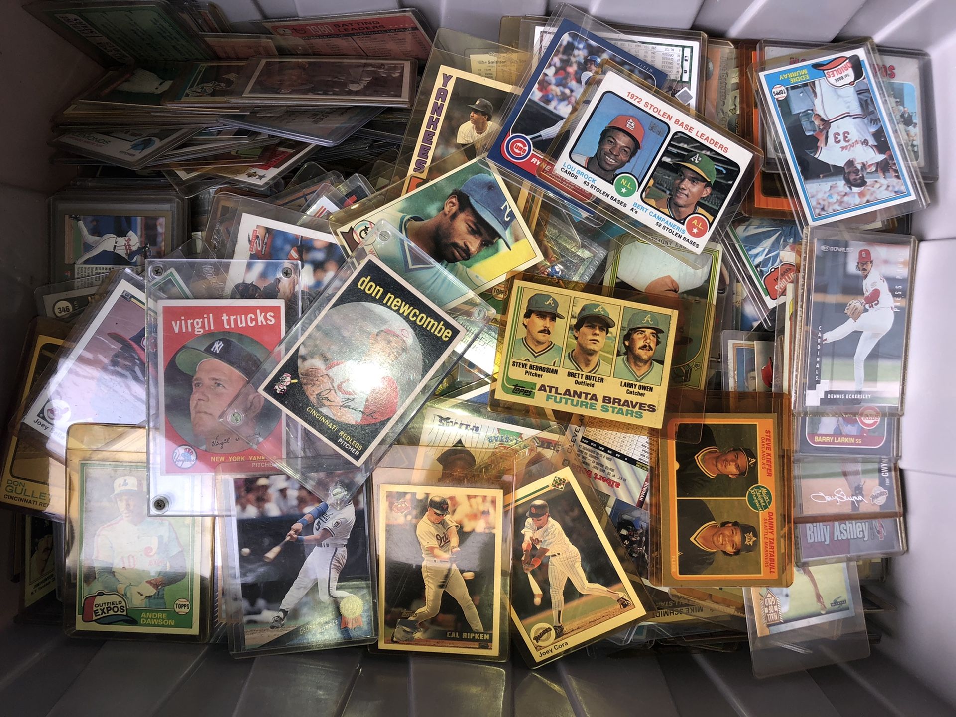 Large bucket 1950,s 60,s 70,s 80,s Baseball cards Hundreds best offer