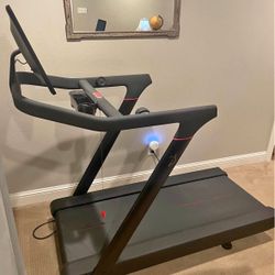Peloton Tread