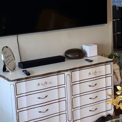 Twin Beds Dressers & More 