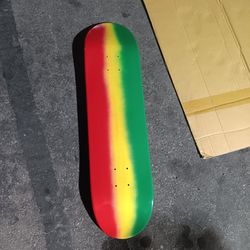 Skateboard rasta  USA 8.25" $40